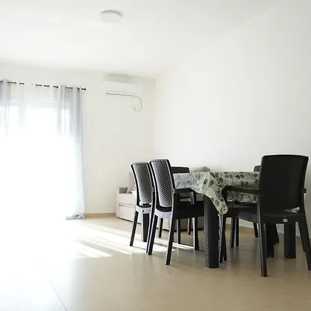 Appartement Arel 2 *